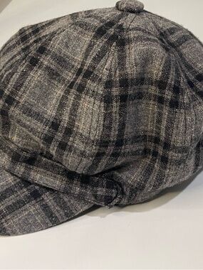 Source Unknown Black and Gray Plaid Baker Boy Cap